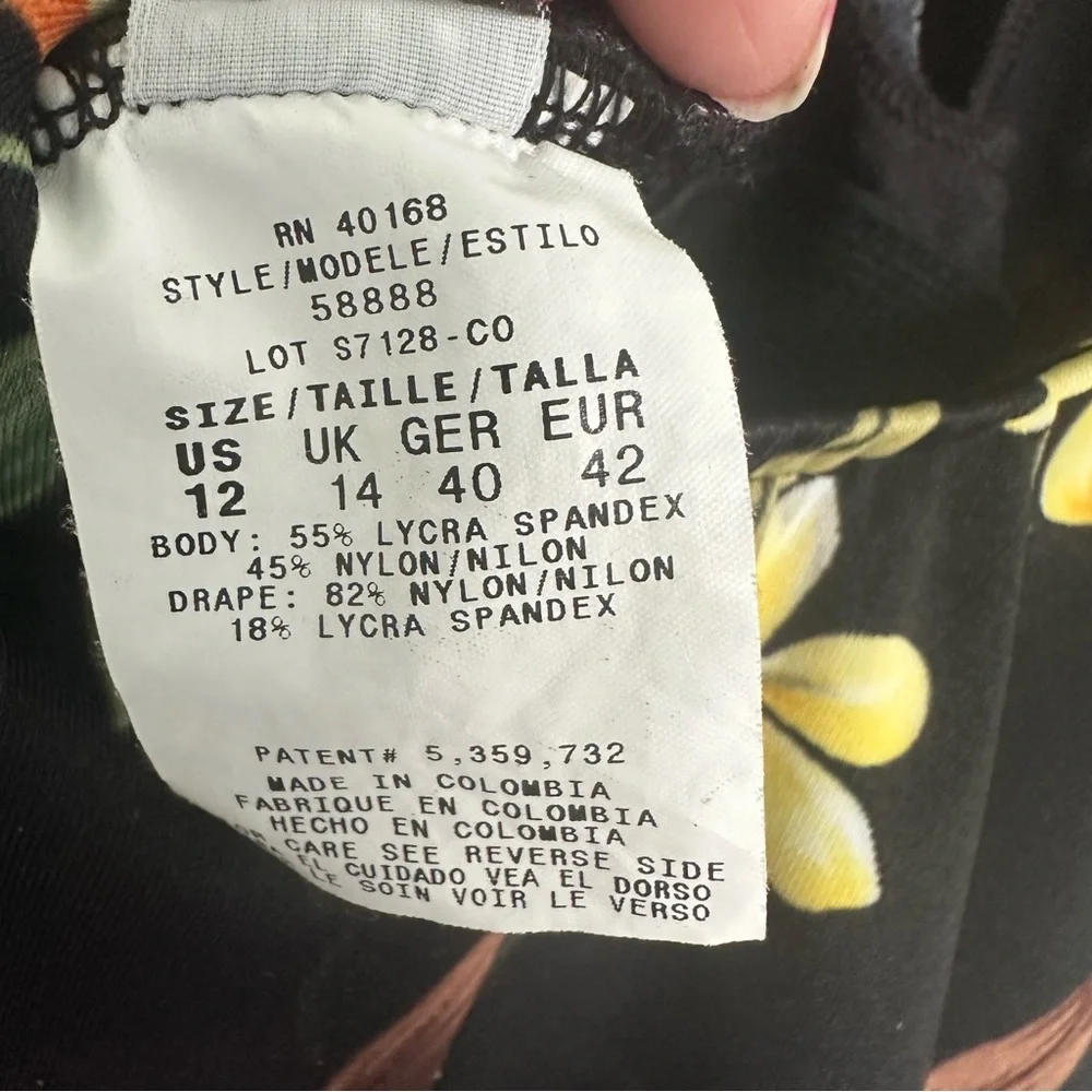 Miraclesuit Black Tropical Floral Surplice one-piece swimsuit Size 12 - Picture 9 of 9